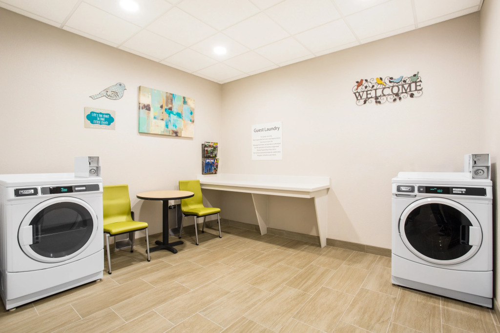 Holiday Inn Express & Suites - Rapid City - Rushmore South by IHG