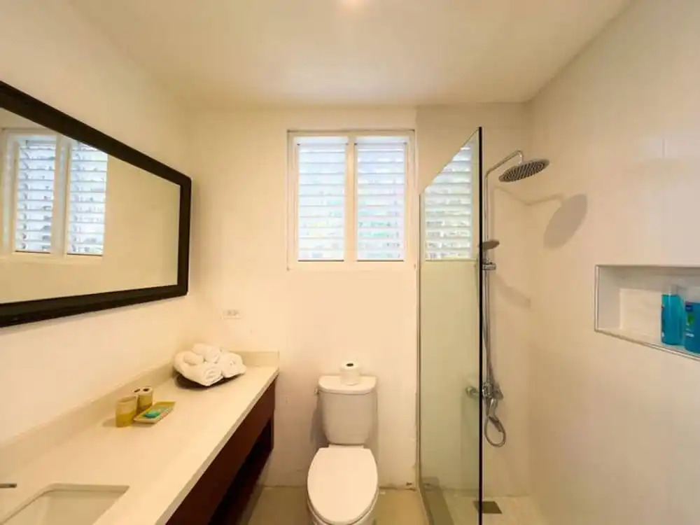 4BR Seafront Villa in Boscobel Direct Sea Access Coastal Living