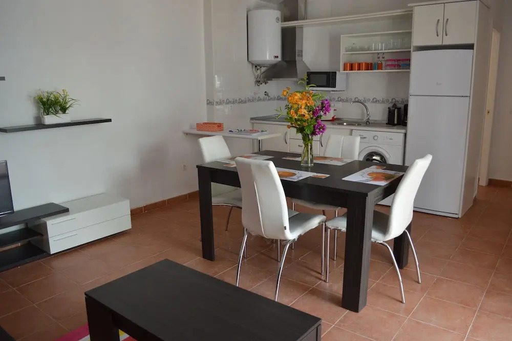 Ground floor apartment 1 bdr, private patio, South facing