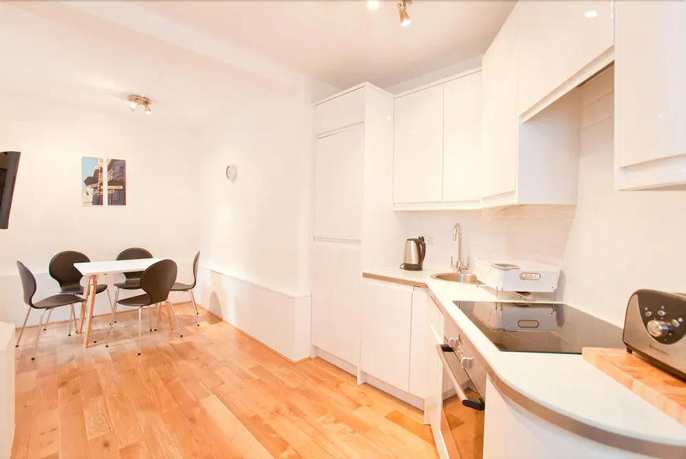 Trafalgar Square Apartments