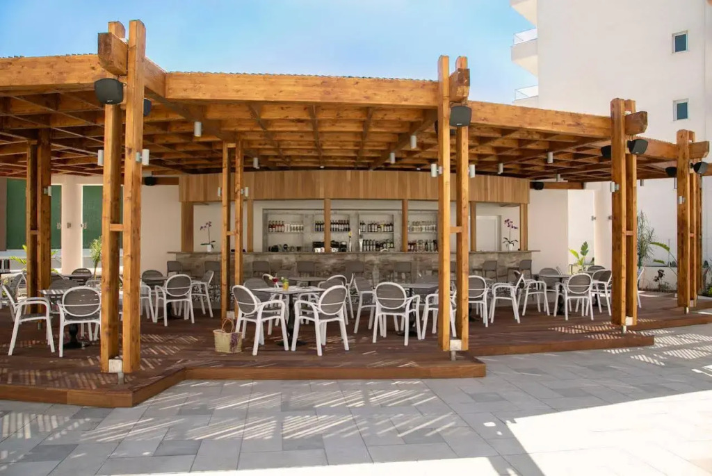 Vangelis Hotel & Suites
