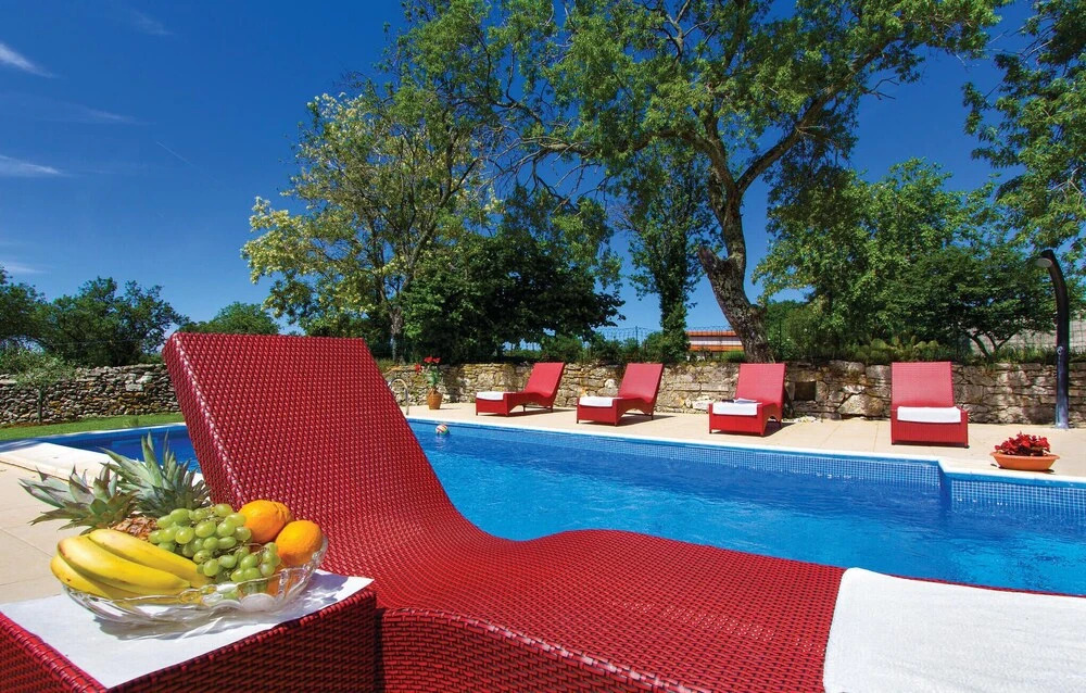 Awesome Home in Manjadvorci With Wifi and 3 Bedrooms