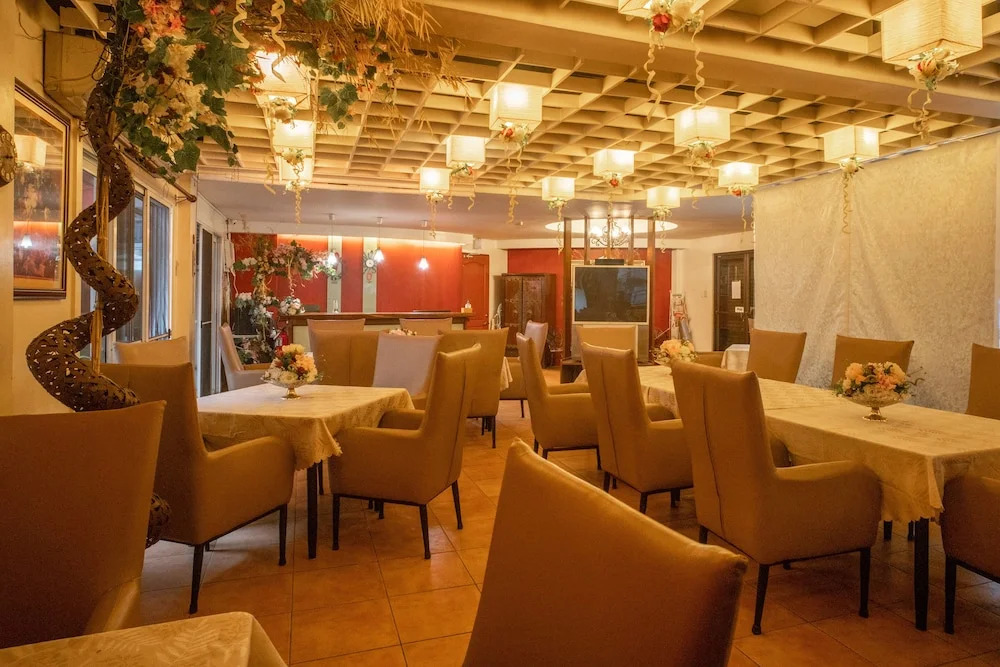 OYO 579 Anisabel Suites