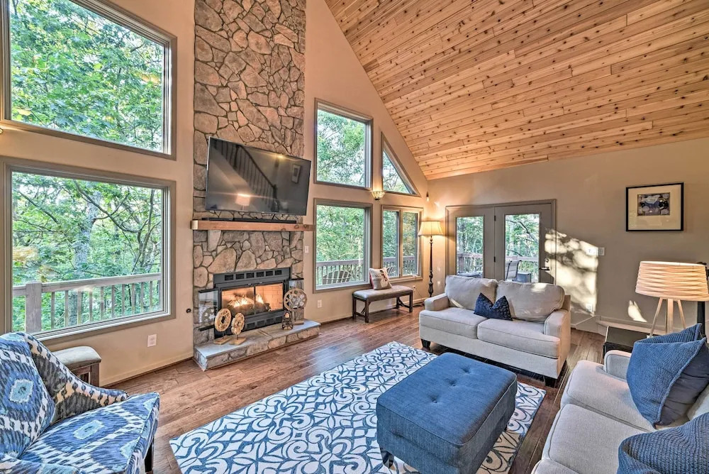 Wintergreen Resort Home w/ Deck!