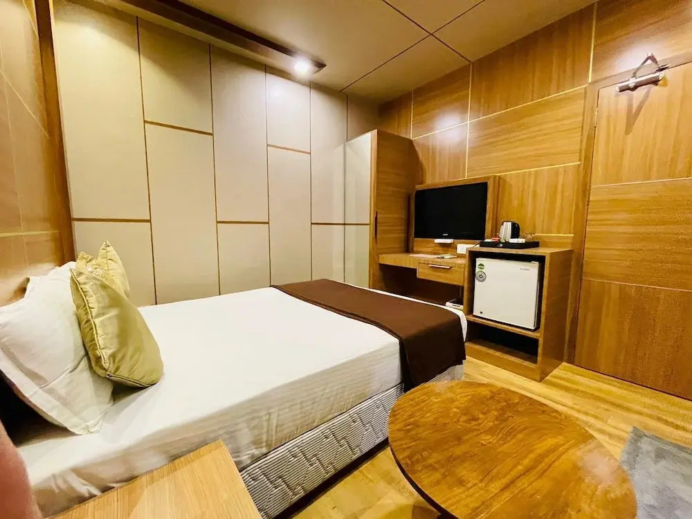 B8 Hotel