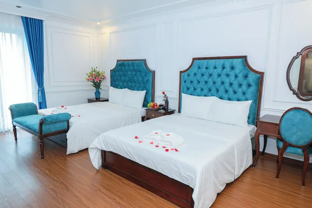 Royal Hotel Trâu Quỳ
