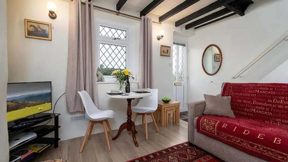 Ty Doli Cottage, rural location just outside Conwy town