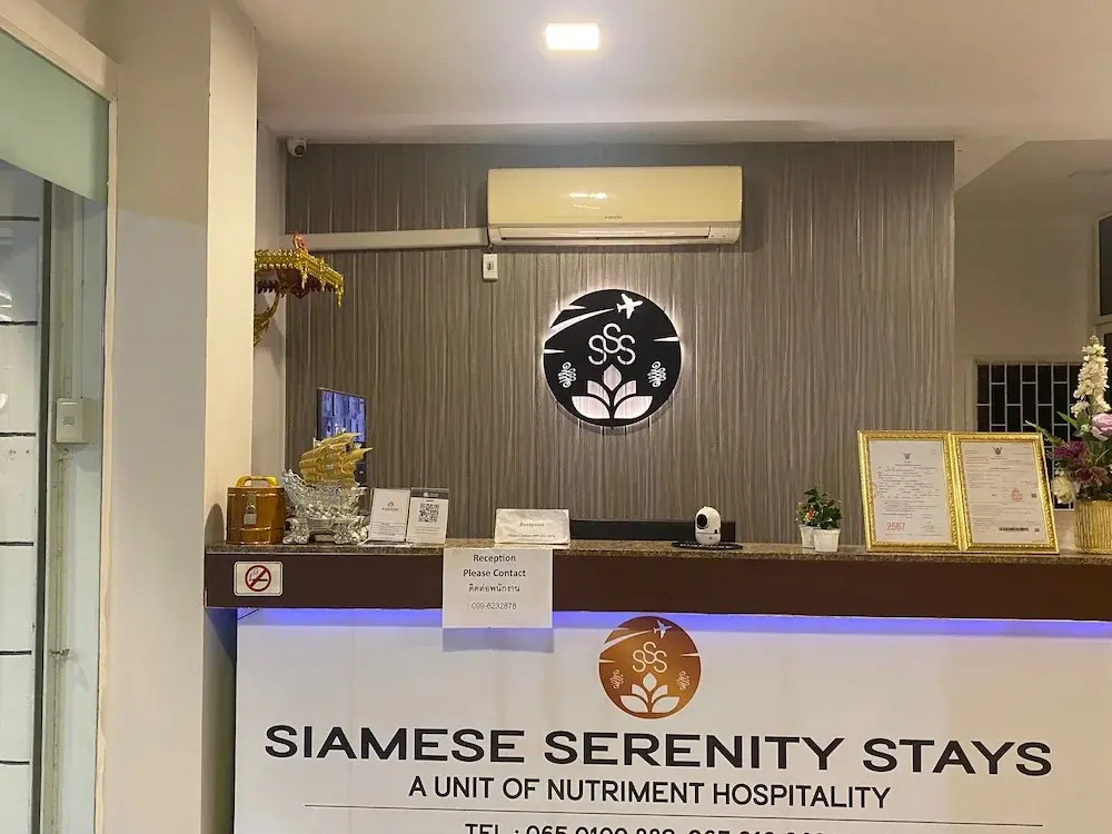 Siamese Serenity Stays