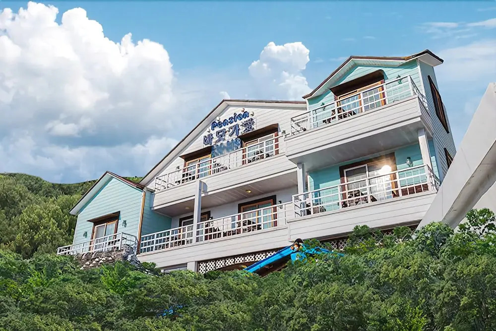 Geoje Beach Love Pension