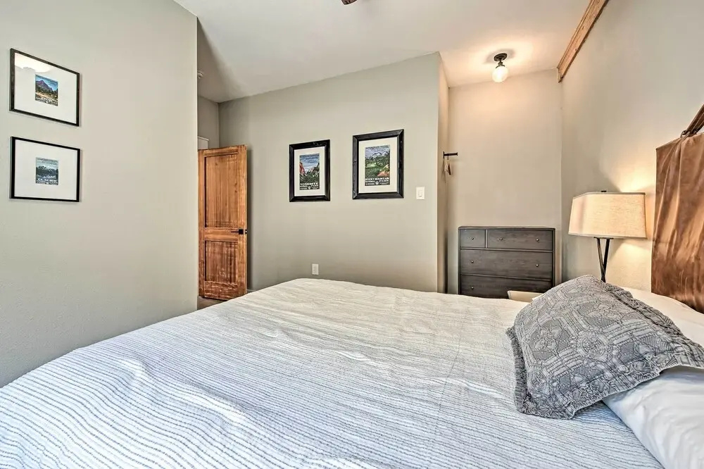 Modern Cabin w/ Stunning Views ~ 1 Mi to Lake!