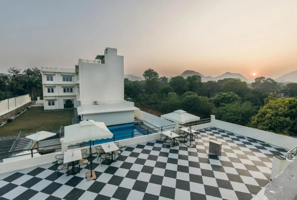 Serenity Hill Resort Near - 2Km Fateh Sagar Lake Udaipur