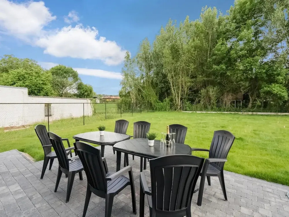 Modern holiday home in Ronse with garden