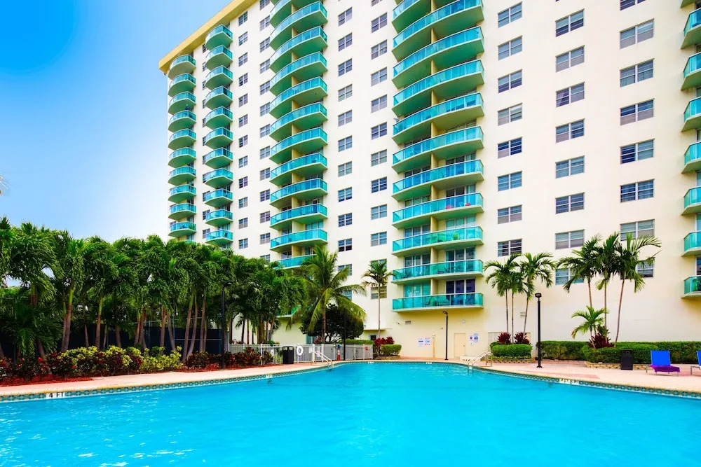Ocean Reserve Condo by FlatsAway