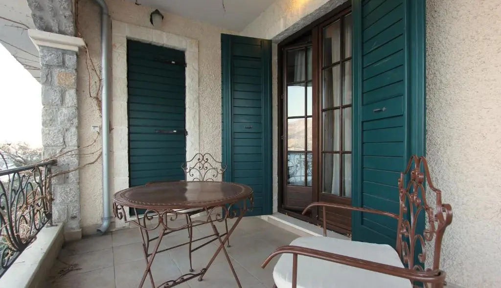 Amazing 2 BR apartment in Boka Gardens complex
