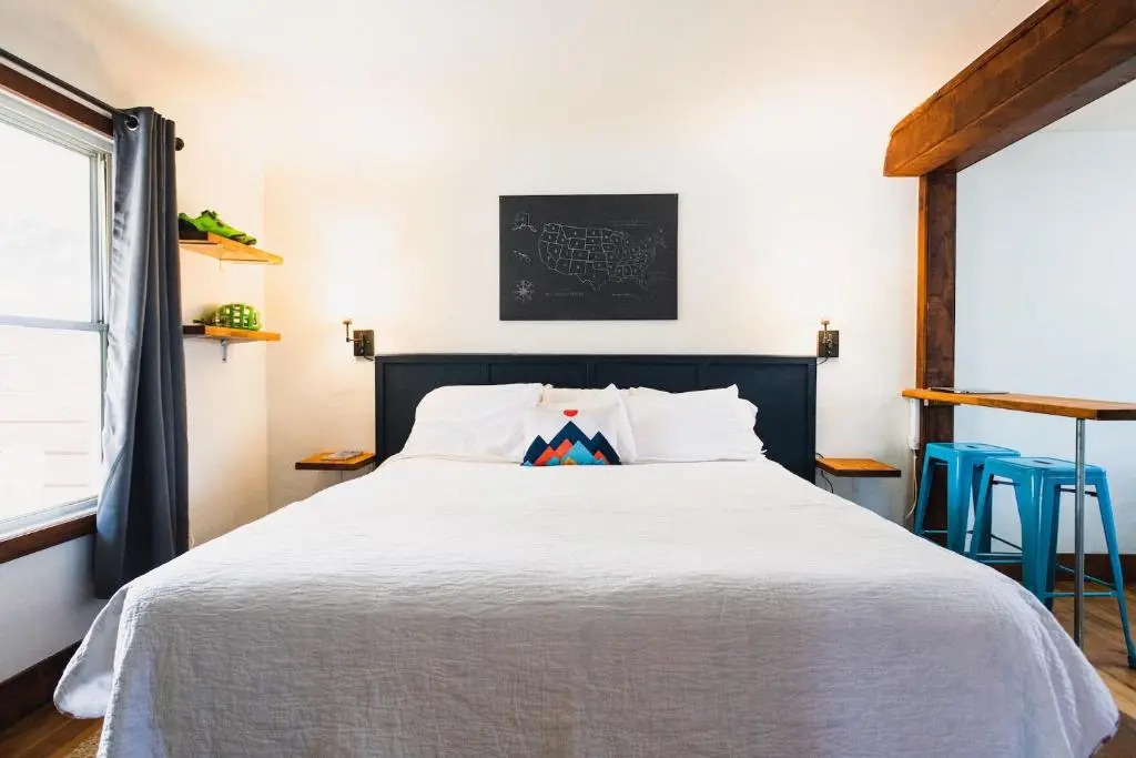 The Stranger Lodge - Pet Friendly