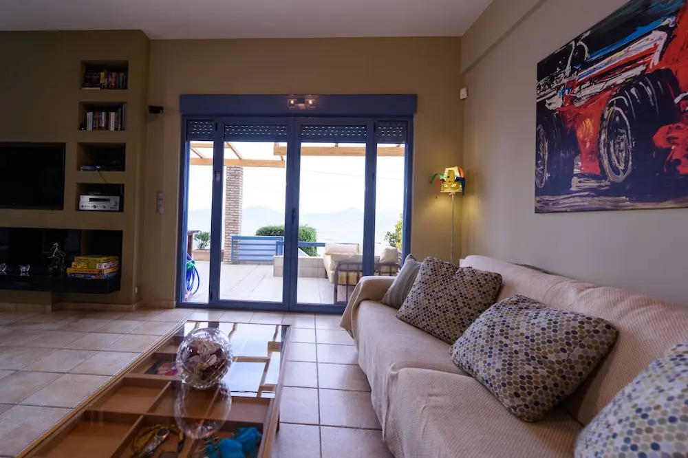 comfortable villa right by the sea