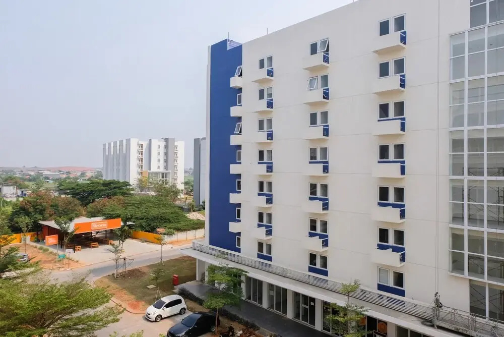 Comfy 2BR (No Kitchen) Apartment at Aeropolis Crystal Residence