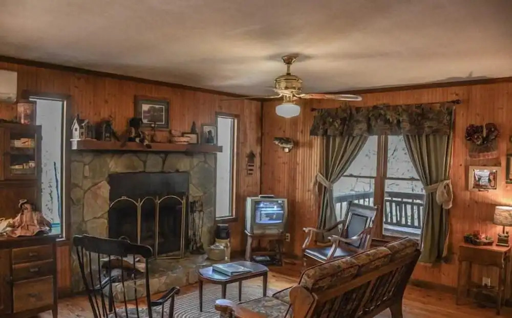 Kingdom Cabin 2