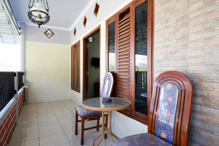RedDoorz Syariah near Alun Alun Pacitan 2
