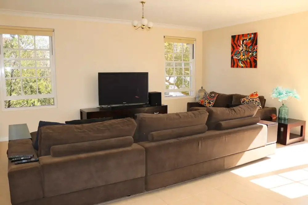 Spacious 4 Bedroom Seaside Gem