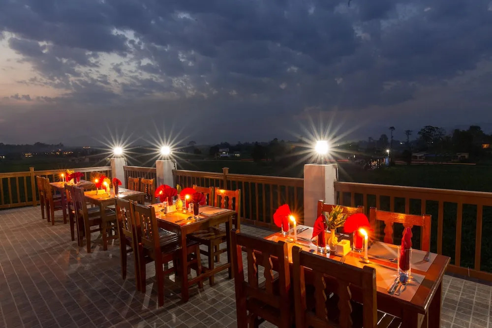 Hotel Earth Light, Chitwan National Park
