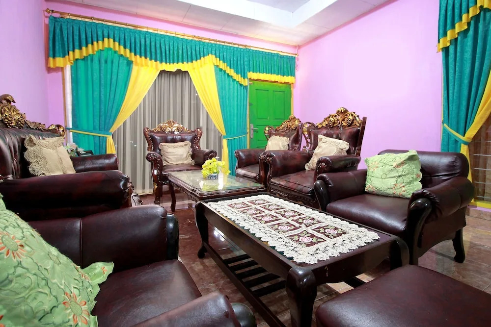 OYO 2838 Hotel Ayu
