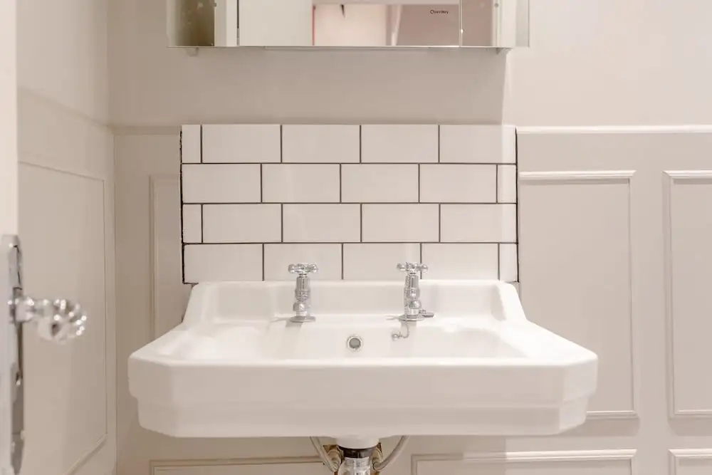 British Pad Near Earl's Court, Kens. & Hyde Park