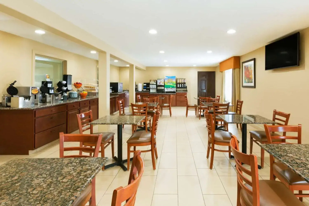 Best Western Cantebury Inn & Suites