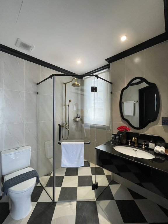 Le Bonheur Hotel