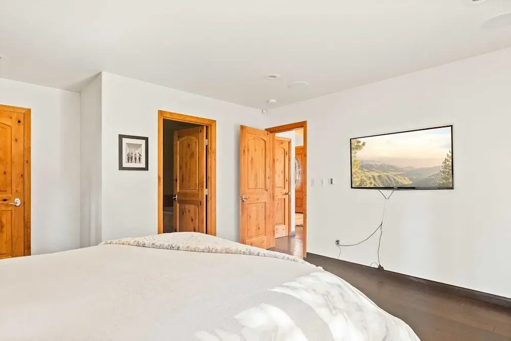 Summit Pine Lodge 4 BDR Minutes From Bear Lake!