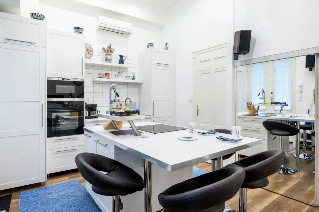 Dandy Deluxe Apartments