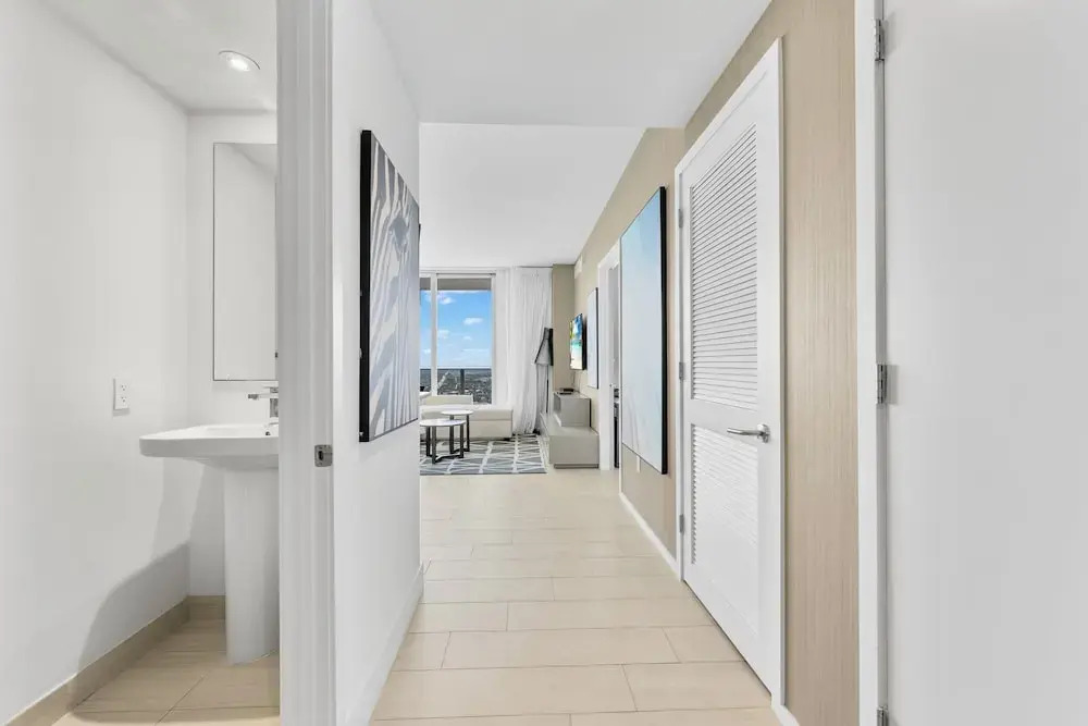 Stunning High-floor City View 1BR Hyde Beach House