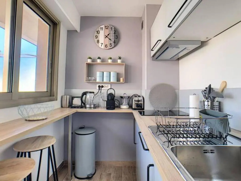 Juan Les Pins Centre - Studio Neuf Avec Terrasse - 3 Mins Des Plages - Jazz Apartment