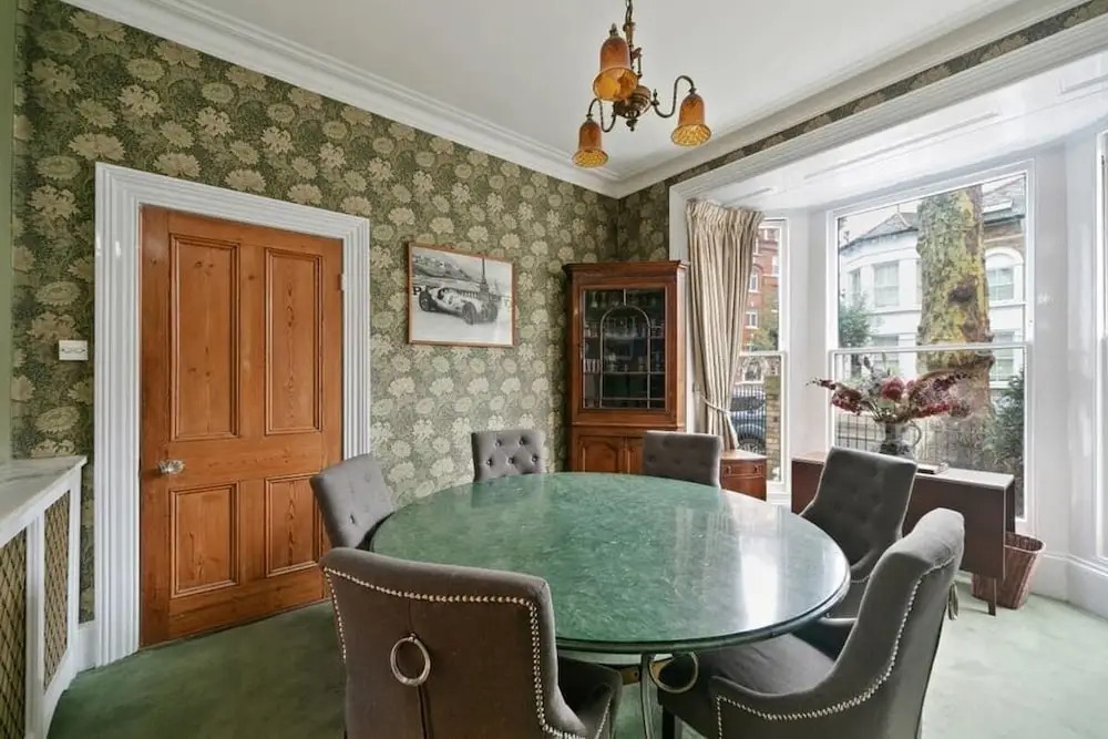 Special Offer- 5 bed Victorian in Zone2