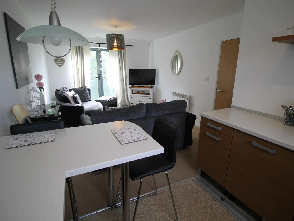 Radyr Place Apartments by Cardiff Holiday Homes