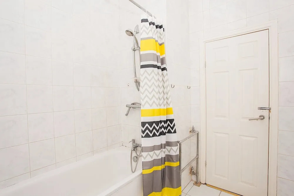 Central & Spacious 3 Bedroom Apartment