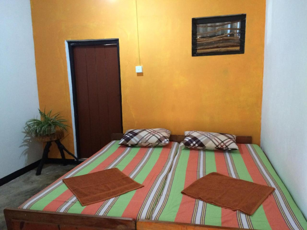 Eastwind Surf Camp - Surf & Stay