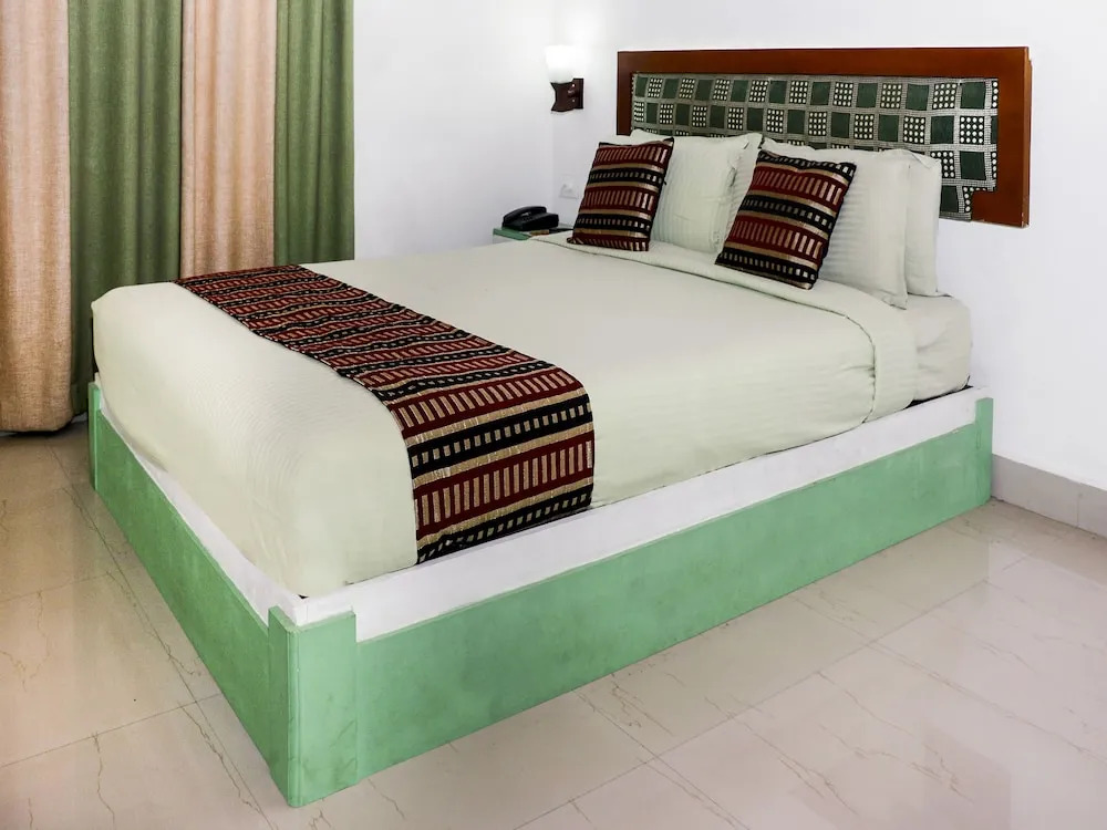 OYO 4215 Spice Valley