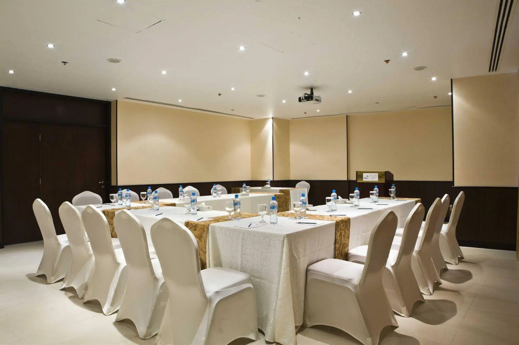 Elite Crystal Hotel