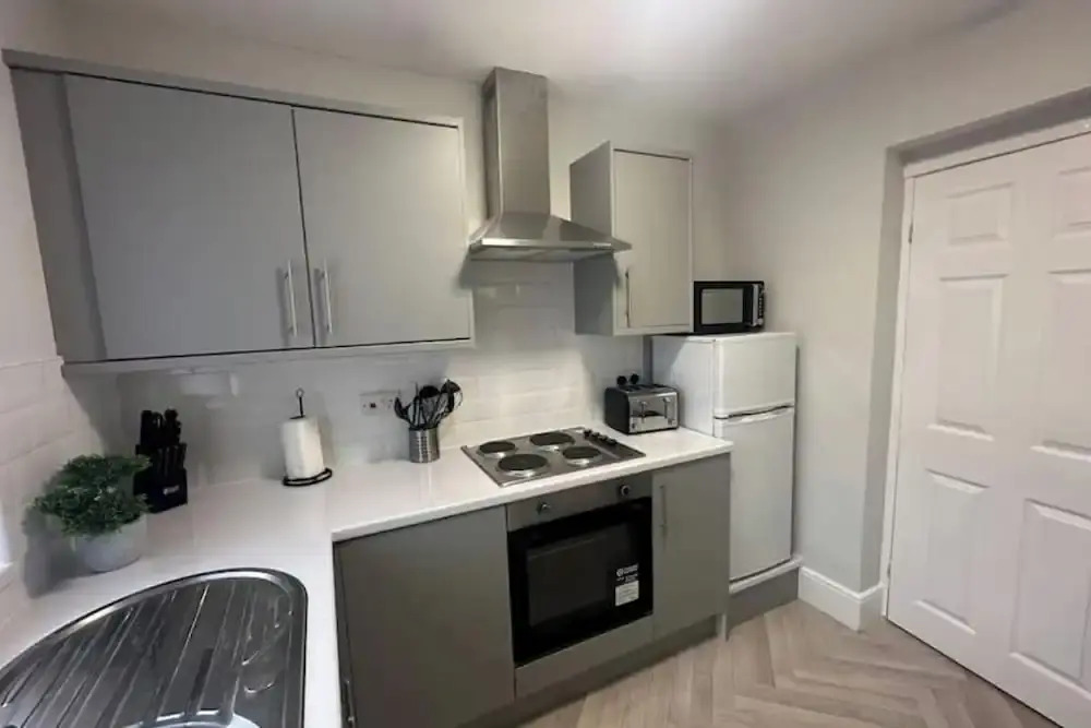 Apartment - Sleeps 3 - Pet Friendly - Parking