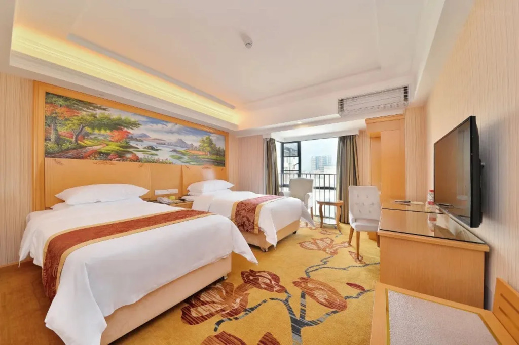 Vienna Hotel Xixiang Gushu