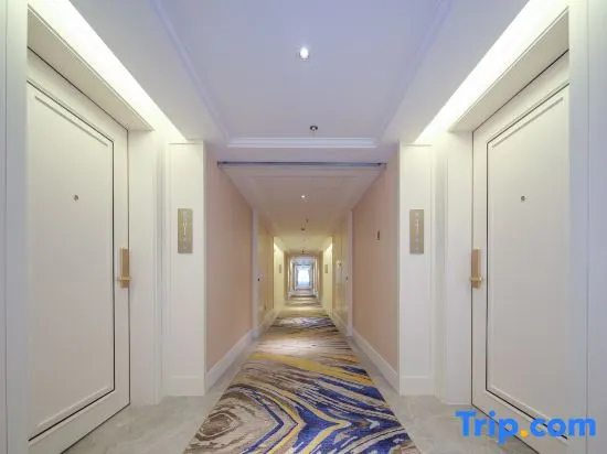 Vienna International Hotel (Shaoguan High speed Railway Station Square Branch)