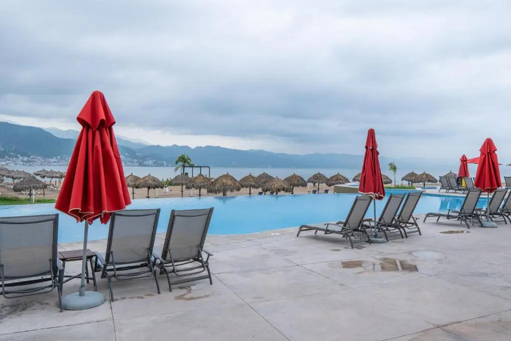 Ocean Front Condo Sleeps 4 Adults-Grand Venetian T3000-1606