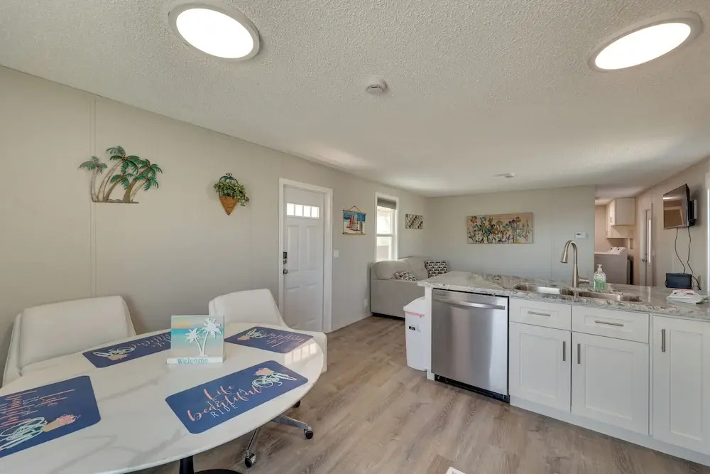 8 Mi to Laughlin Riverwalk: Waterfront Retreat