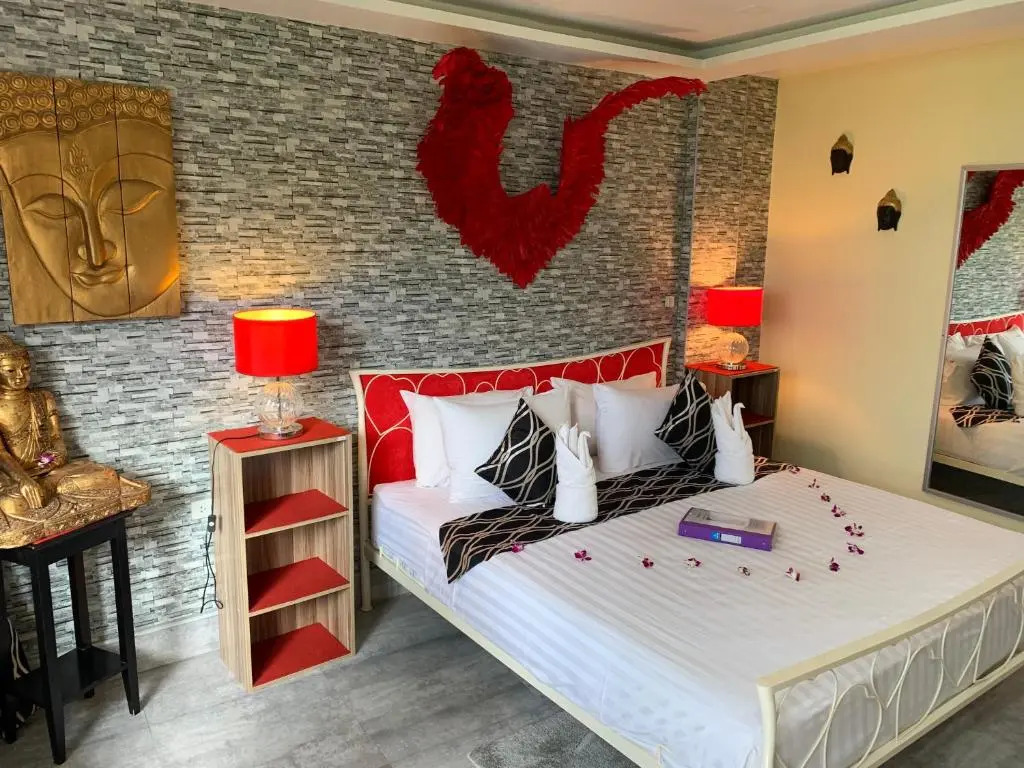 Fong Kaew and Baan Nang Fa Guesthouse