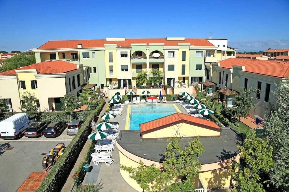 Farnie Lido Altanea