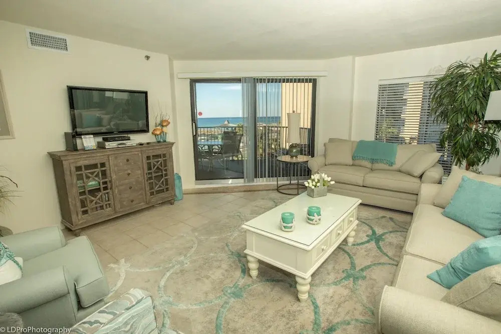 Inlet Reef 316 2 Bedroom Condo by RedAwning