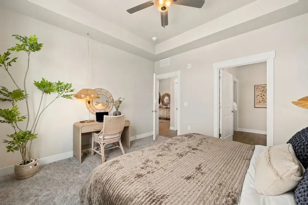 The Landmark 2 King Beds, Garage & Fireplace