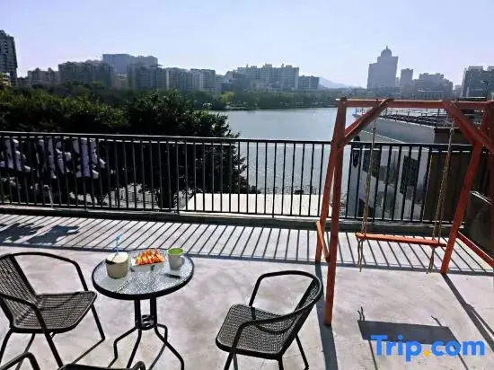 Xinghu No.5 Homestay (Zhaoqing Yanqian Baohuan Avenue)