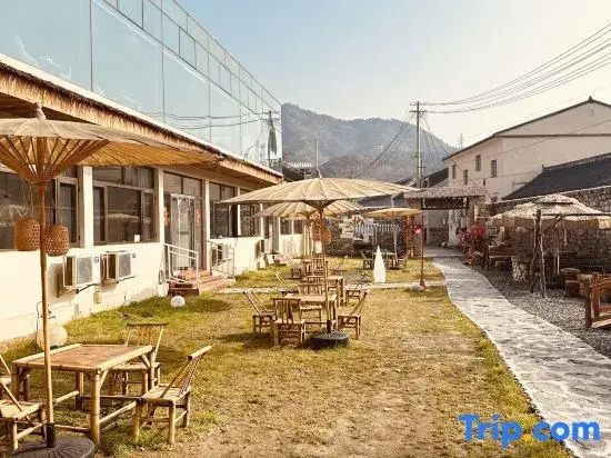 Lu Jian · Yunqi Homestay